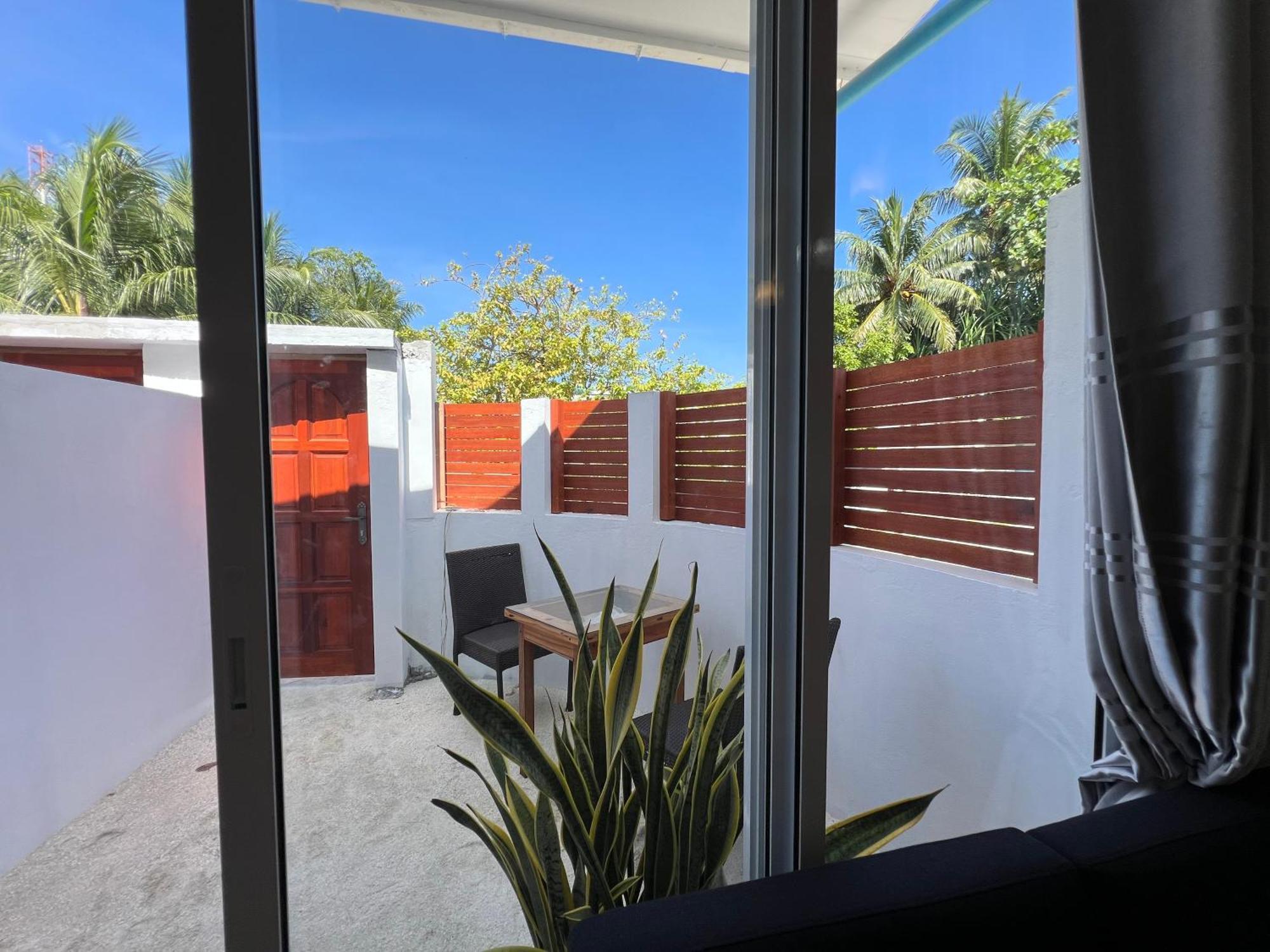 Hotel The Wave Dhigurah à Dhigurah  Extérieur photo